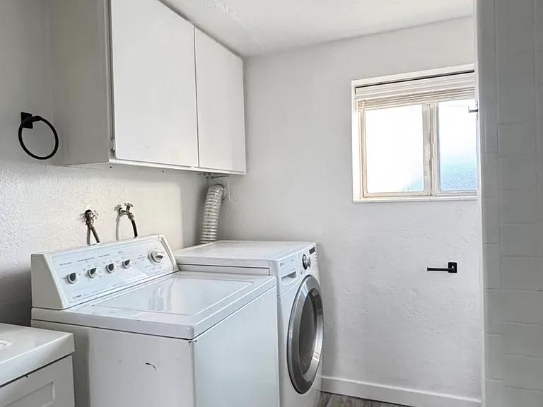 242 E 500 N — Photo 5