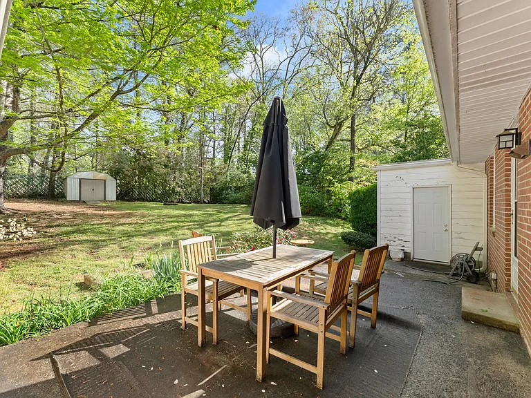 1074 Willivee Dr — Photo 20