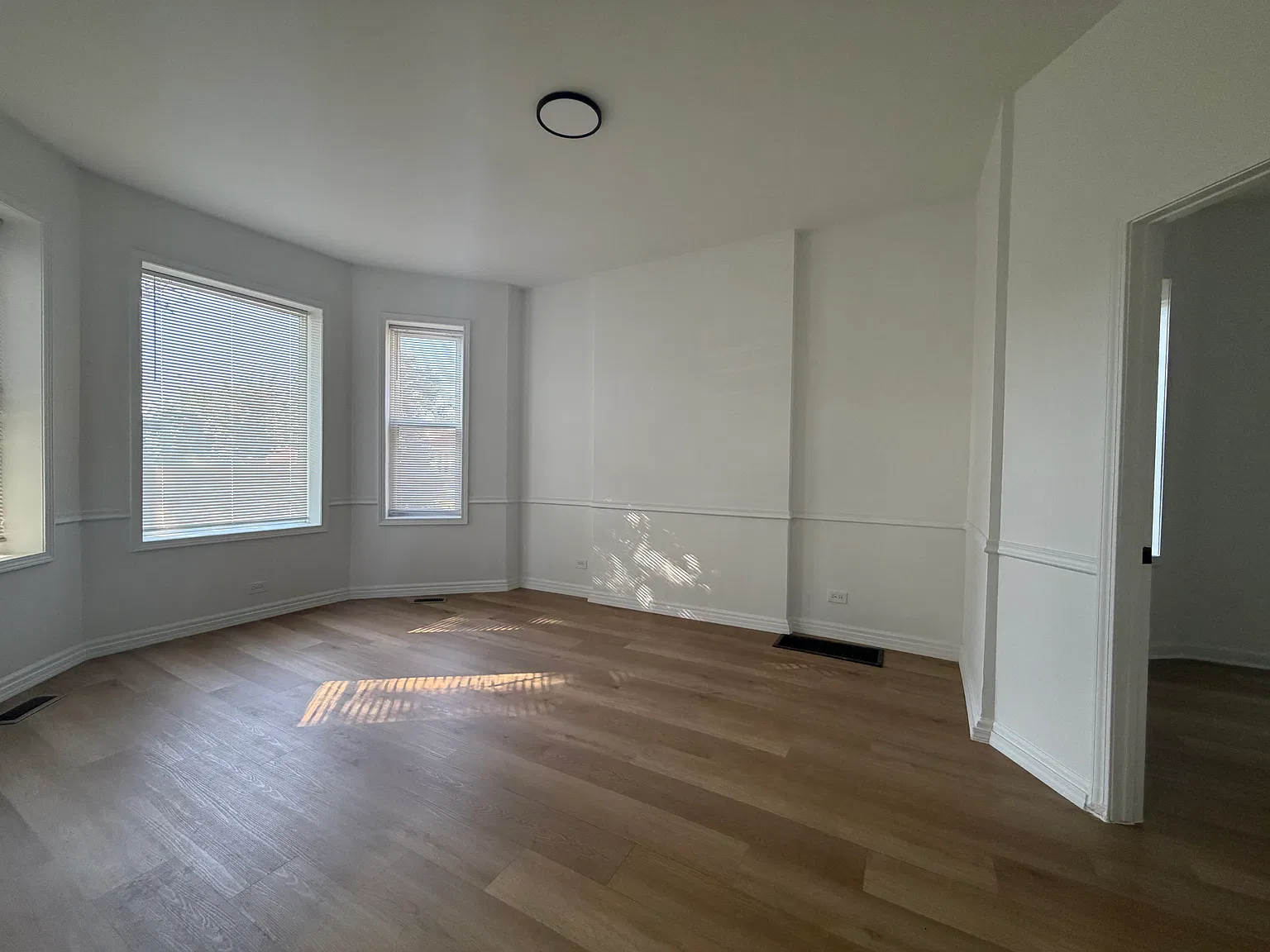 3 bed, 1100 sqft, $1,795 — Photo 4