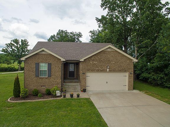 2nd image of 207 Bonnie Oak Dr