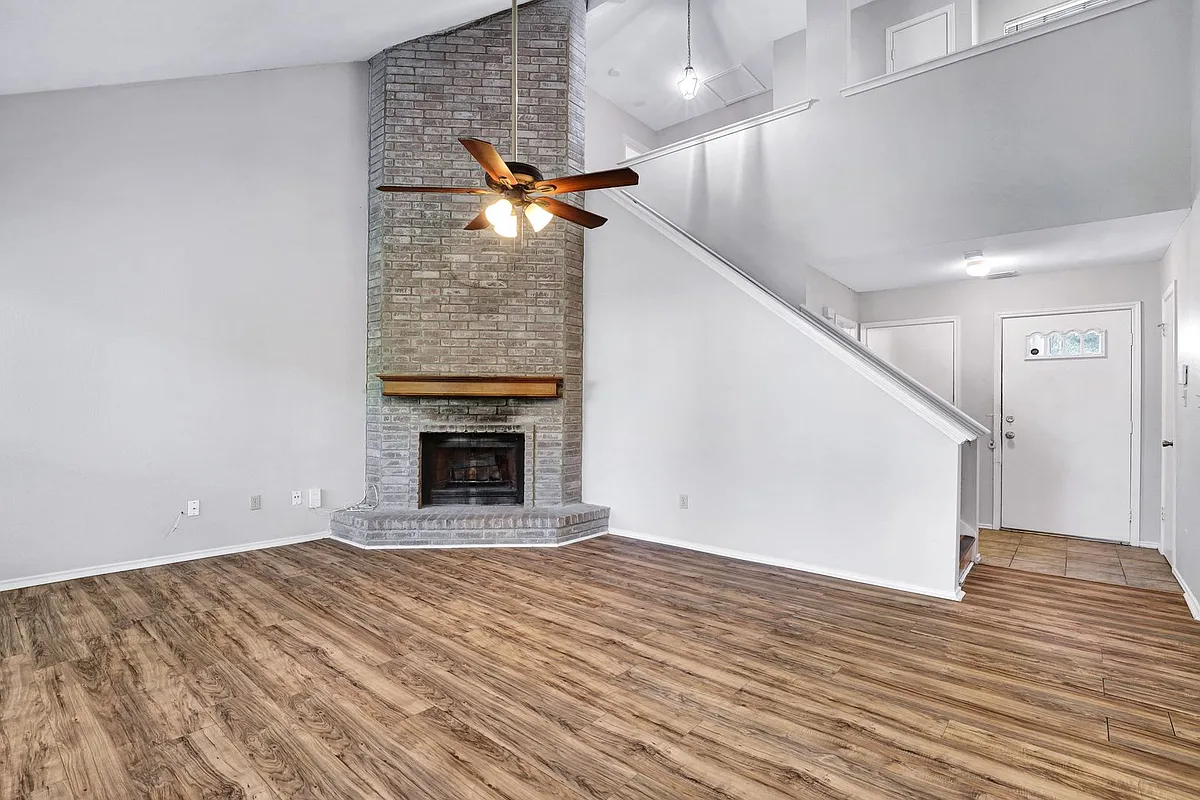 Building Photo - 13802 Cypress Hollow Dr