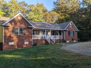 2758 Leatherwood Rd, Maidens, VA 23102