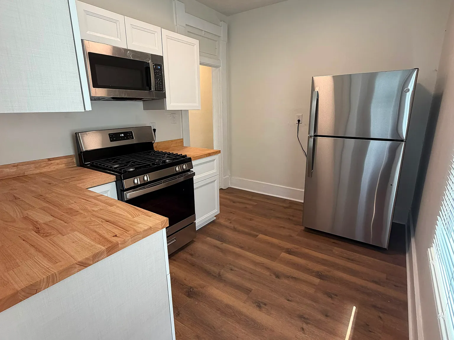 1 bed, 700 sqft, $1,350 — Photo 4