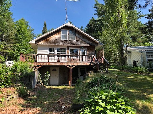 1st image of 9 Pine Point Dr