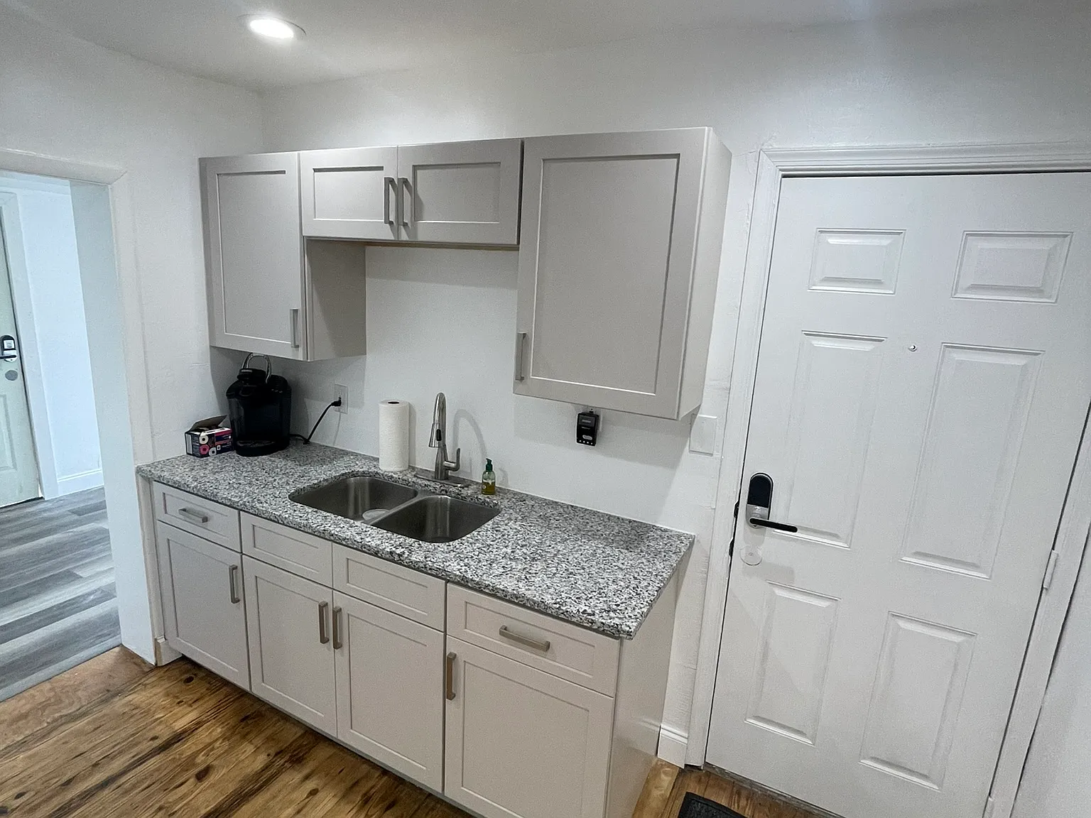 5 bed, 1874 sqft, $660 — Photo 2
