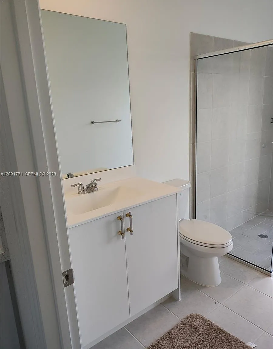 1 bed, 1.0 bath, 3456 sqft, $1,350 — Photo 4