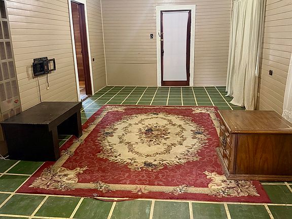 4th image of 8503 Park Ave
