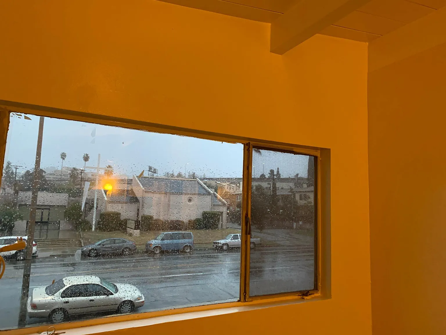 1502 E Broadway Ave — Photo 4