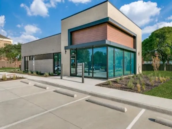 2117 W Wackerly St, Midland, MI 48640