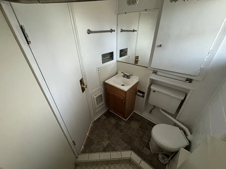 1033 W Columbia Ave #B — Photo 2