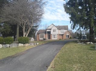 1976 Woodmar Ct, Howell, MI 48843