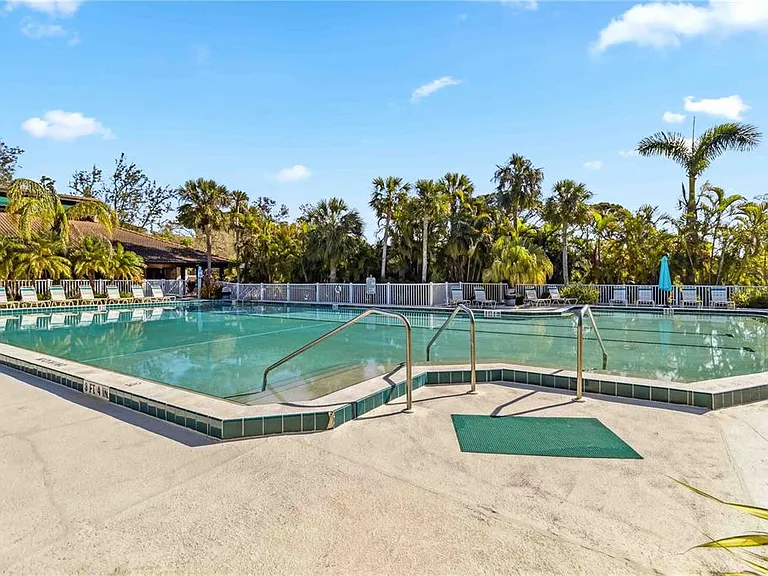 5770 Ashton Lake Dr #8 — Photo 39