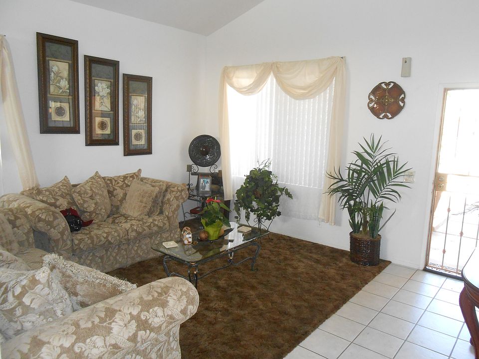 2nd image of 11585 Spring St