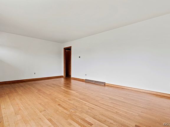 5th image of 3105 Skelton St