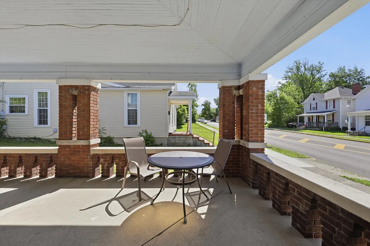 5 bed, 1750 sqft, $4,500 — Photo 4