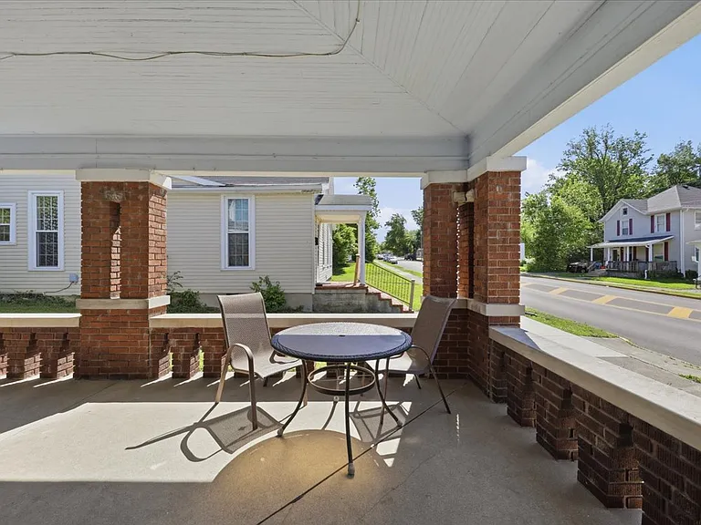 324 W Church St — Photo 4