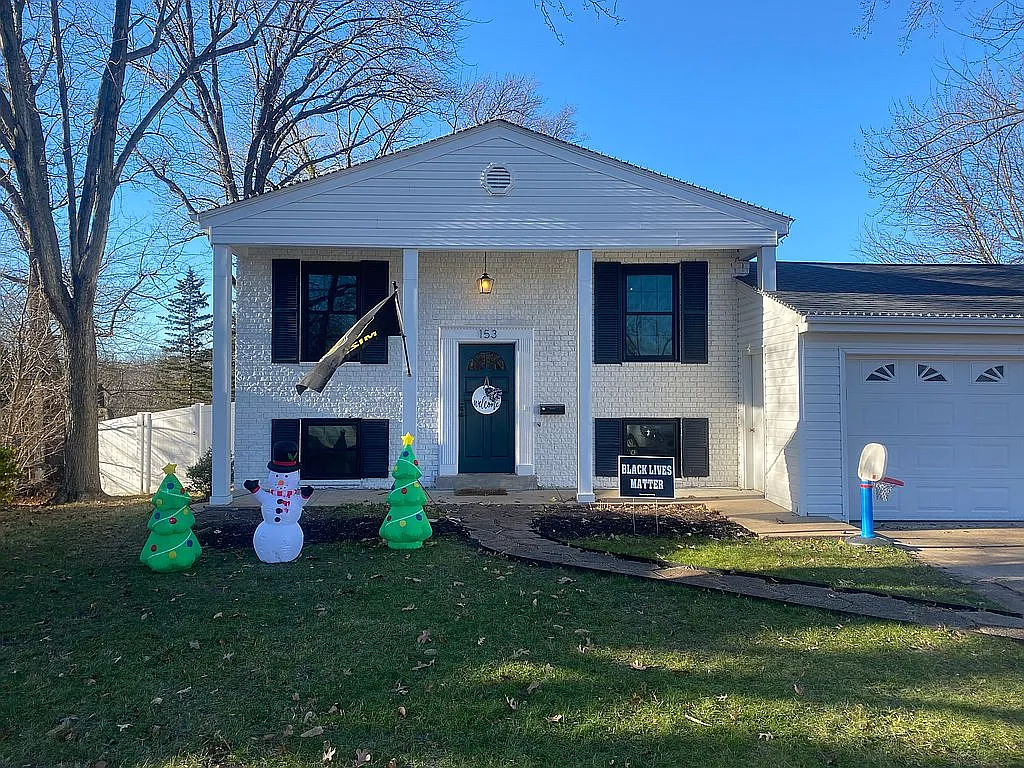 153 Huntleigh Forest Dr photo 1
