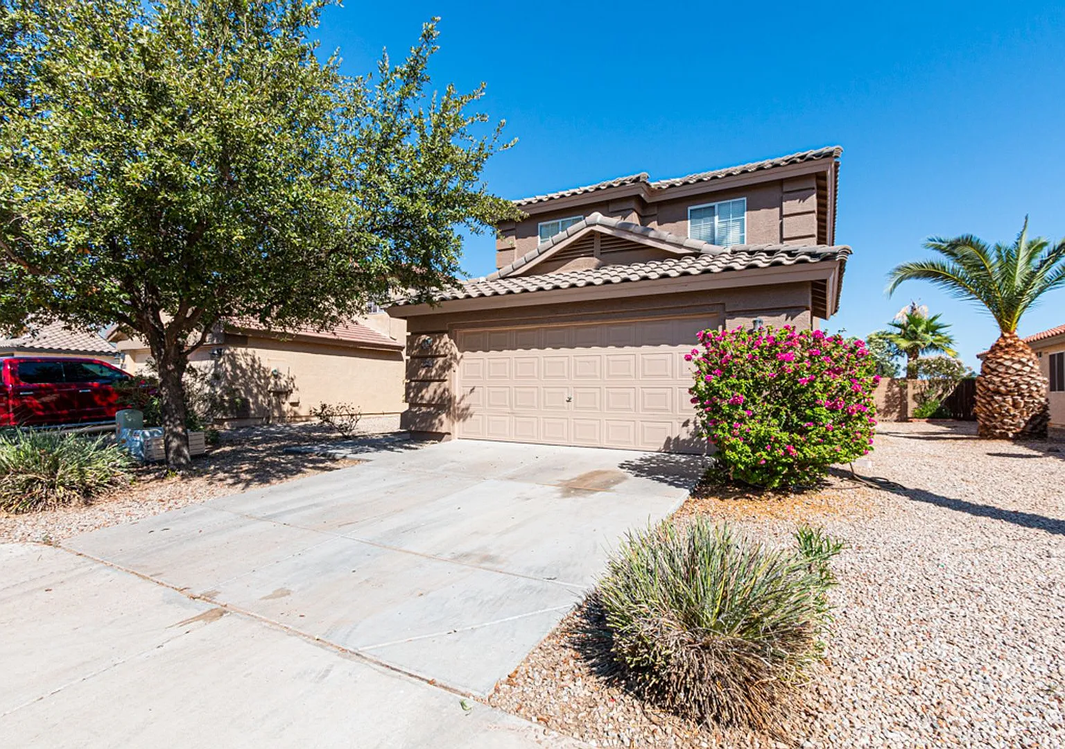 Lovely 4 Bed 3 Bath Home In San Tan Valley — Photo 2