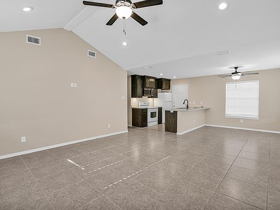 3rd image of 1112 Violet Ave #A