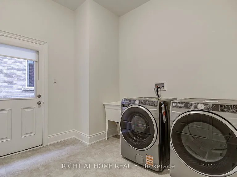 51 Lorrain Hand Cres — Photo 50