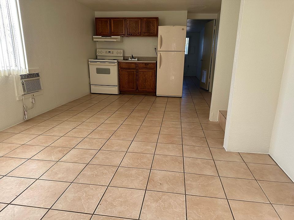 2nd image of 1227 E Ginter Rd #B