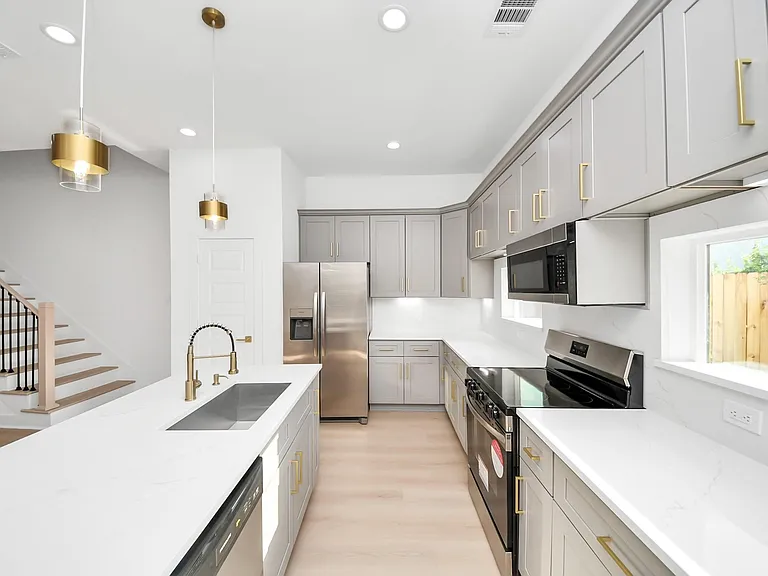 8601 Amadwe St #B — Photo 15