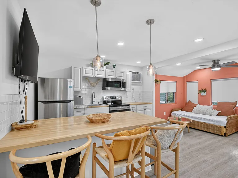 306 N J St — Photo 13