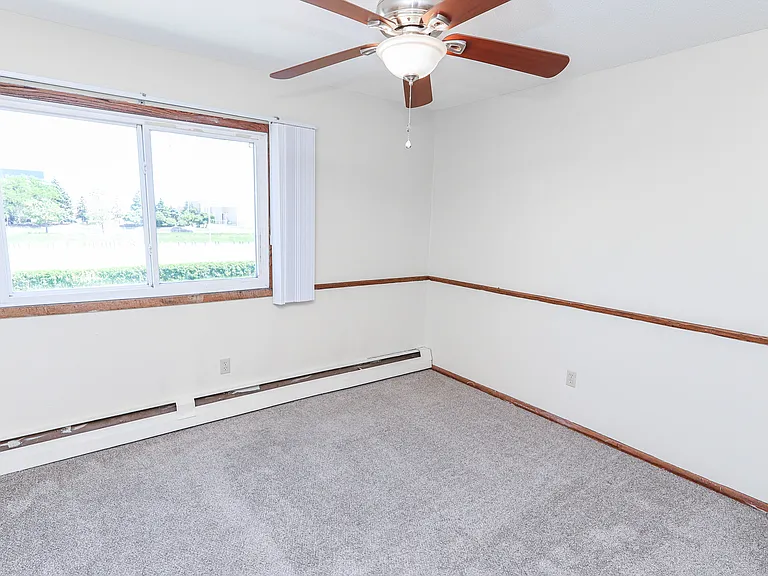 Cedar Avenue Apartments — Photo 25