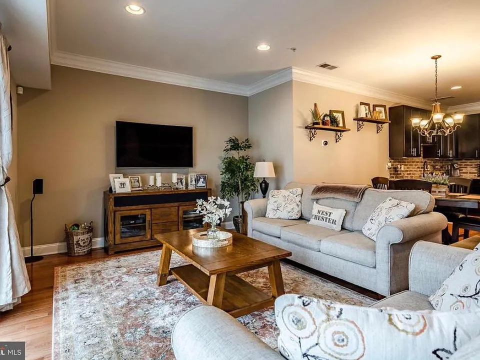 114 Justin Dr