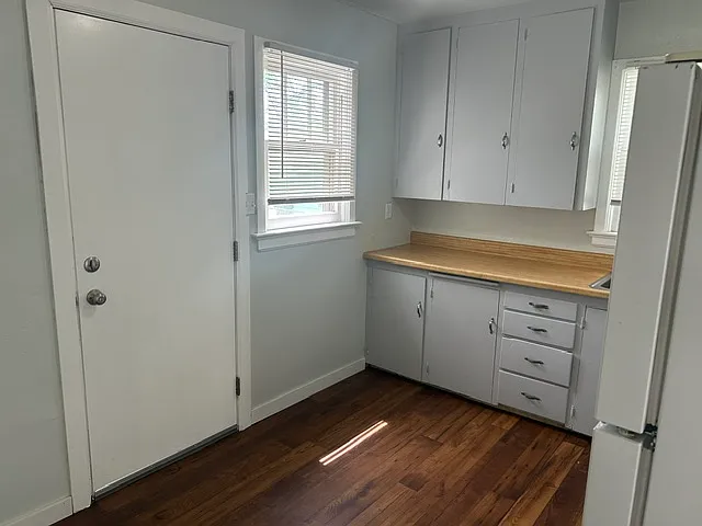 418 Cook Ave #3 — Photo 5