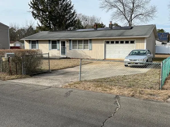 312 Spring Lake Blvd, Browns Mills, NJ 08015