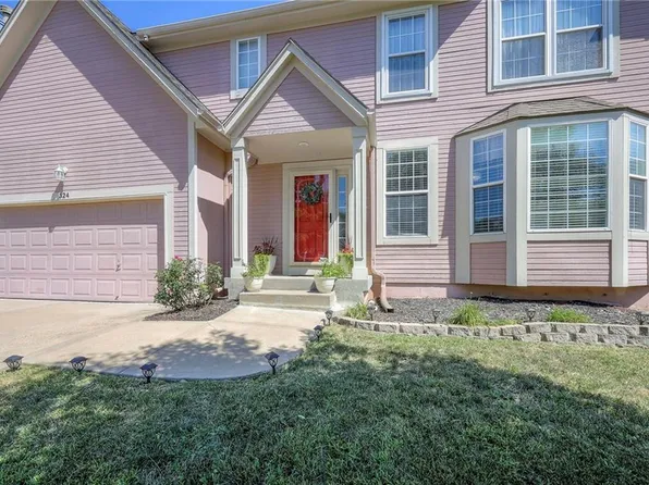 324 N Overlook St, Olathe, KS 66061