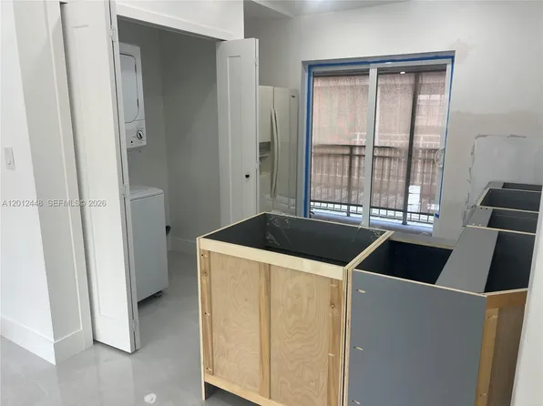 2425 W 76th St APT 207, Hialeah, FL 33016