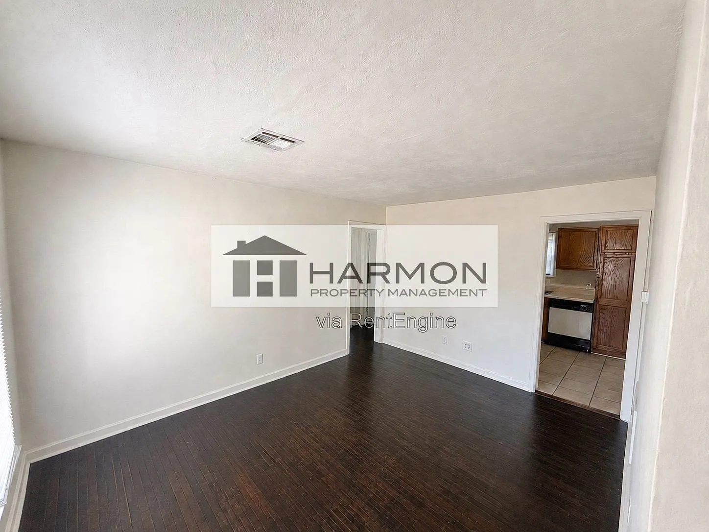 2 bed, 1.0 bath, 672 sqft, $995 — Photo 2