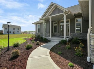 8437 Creek View Ln, Racine, WI 53406