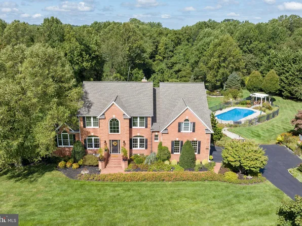 12169 Woodford Dr, Marriottsville, MD 21104