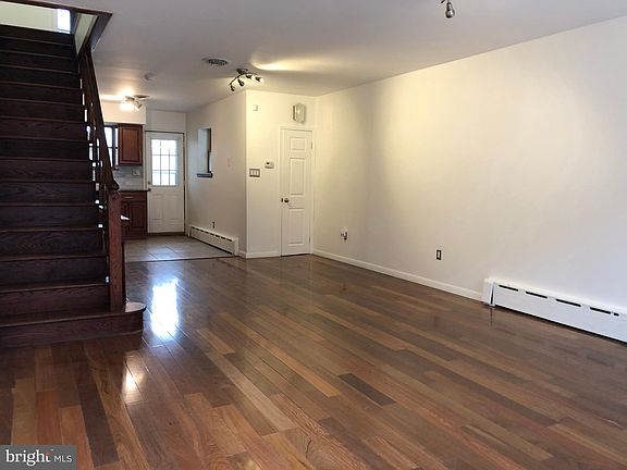 3rd image of 2223 S Rosewood St