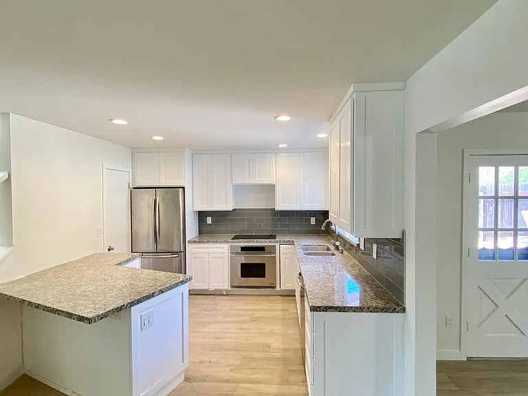 479 Allview Ct — Photo 5