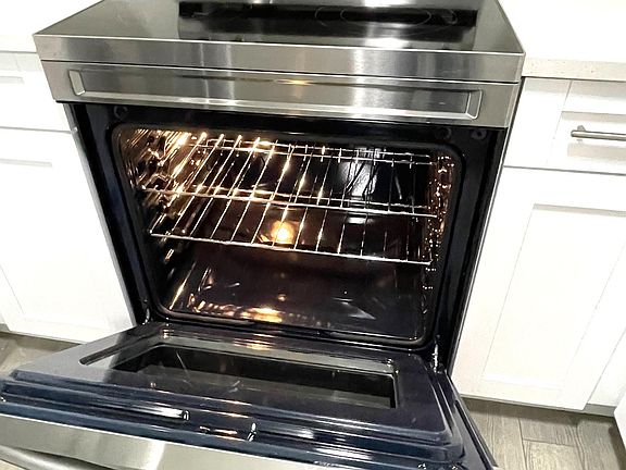 New Glass top stove
