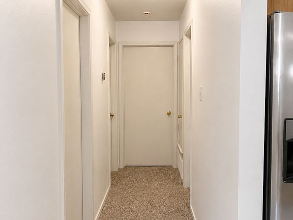 5th image of 402 Topeka Ct Unit A