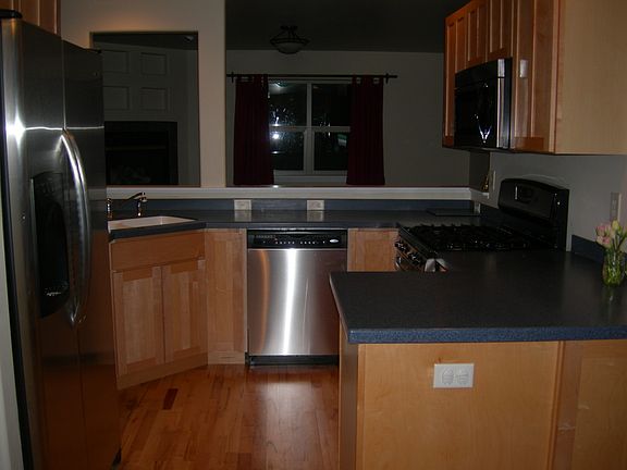 2nd image of 4587 W Babcock St
