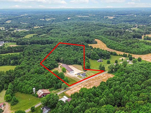 3rd image of 2913 Gentry Mill Rd