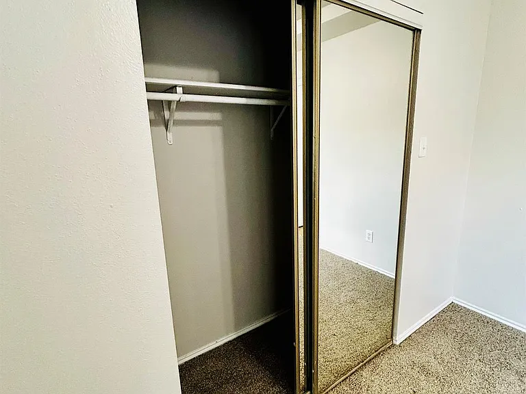 1818 River Crossing Cir #C — Photo 16