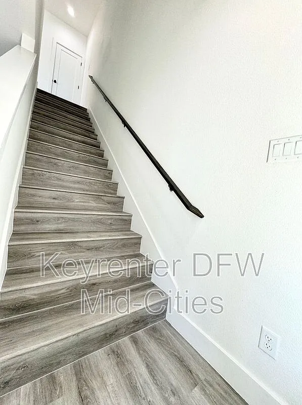 2 bed, 2.5 bath, 1644 sqft, $2,450 — Photo 2