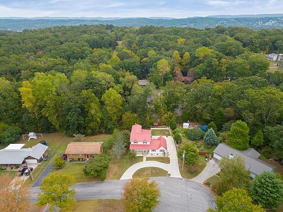 4th image of 121 Browndale Ln