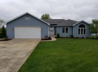 15 Shagbark Ln, Newark, IL 60541