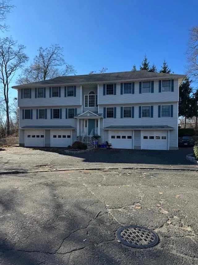 2 bed, 1000 sqft, $2,650 — Photo 1