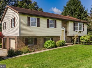 13 Marie Ln, West Grove, PA 19390