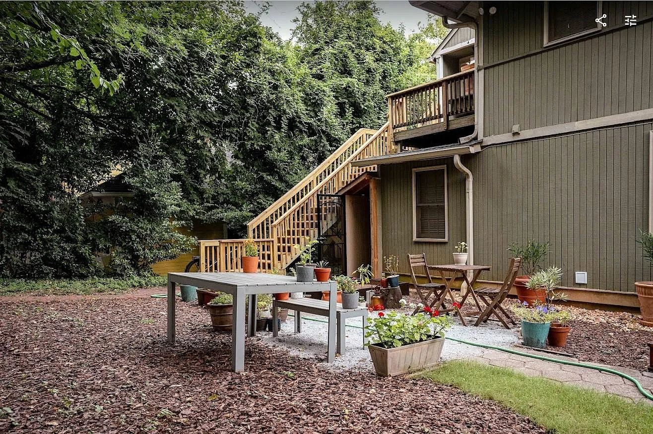 2 bed, 1250 sqft, $2,350 — Photo 1