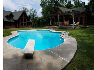 300 Mountain Top Rd, Reinholds, PA 17569